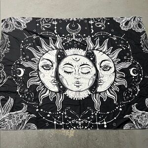 🔥 Large Black and White Sun and Moon Tapestry